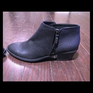 Stunning Vera Wang Ankle Boots